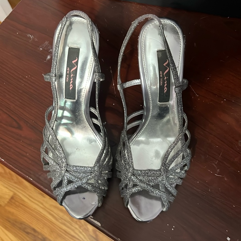 Dress shoe